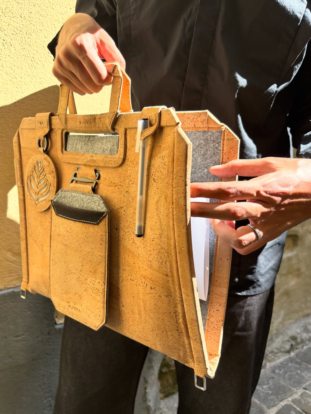 All in One Magnetic Smart Bag